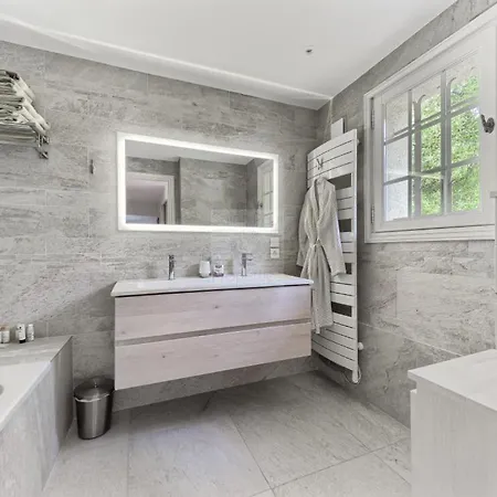 Sainte Colombe Villa *